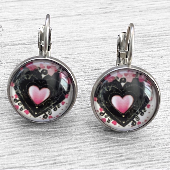 Printed heart earrings with stainless steel lever back hook. - Picture 4 of 5